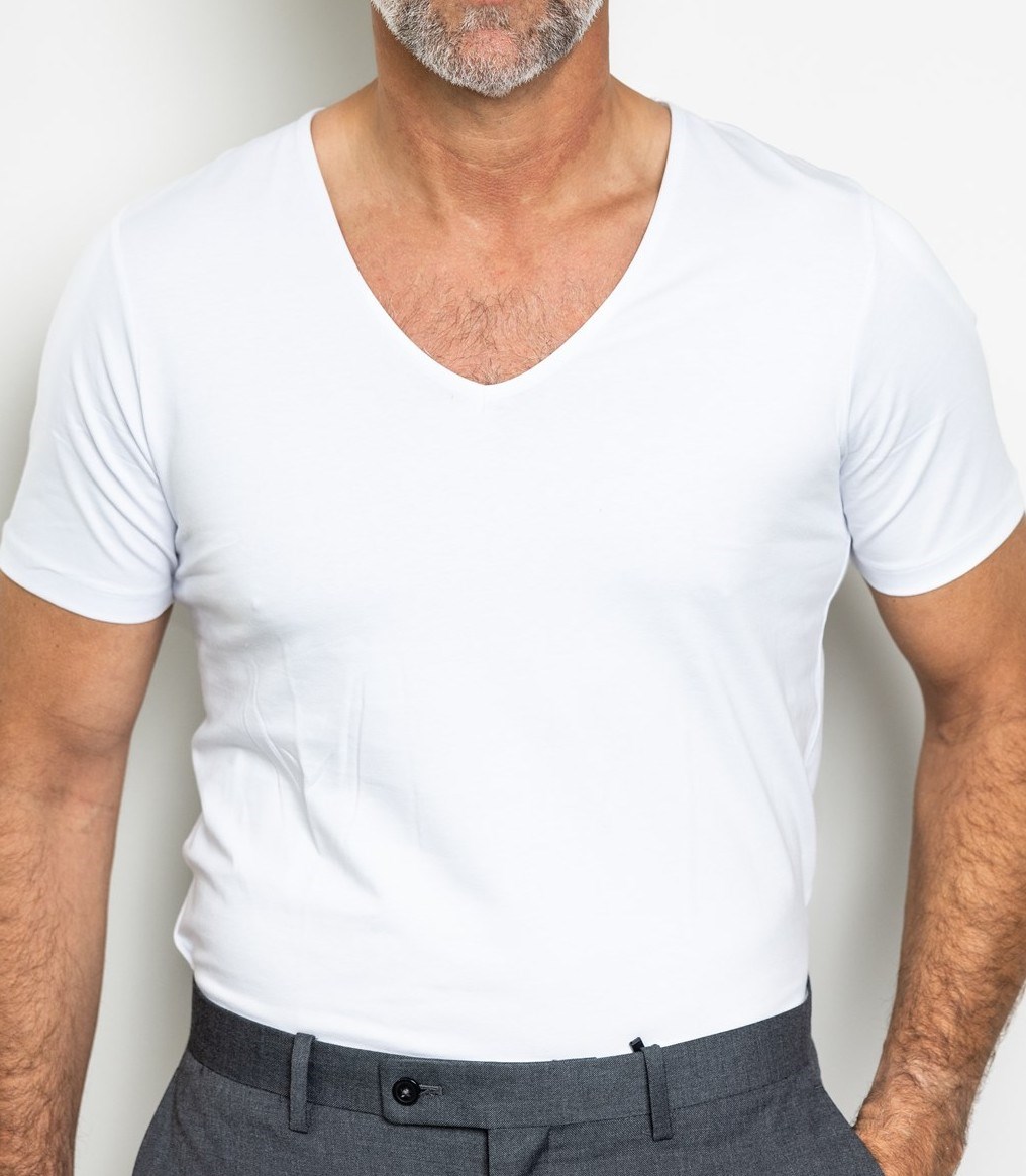 Hét perfecte T-shirt voor onder je overhemd!